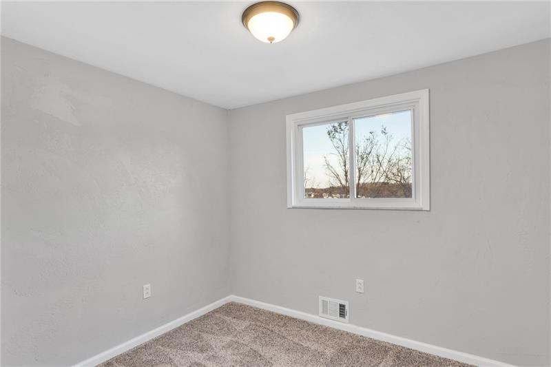 176 Walton Road Pittsburgh, PA 15236 - Photo 14 of 21 Gallery Image 14