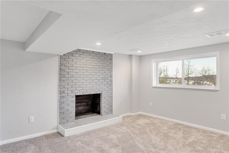 176 Walton Road Pittsburgh, PA 15236 - Photo 15 of 21 Gallery Image 15