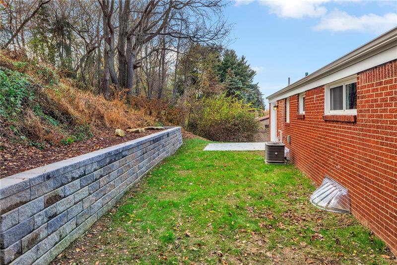 176 Walton Road Pittsburgh, PA 15236 - Photo 18 of 21 Gallery Image 18