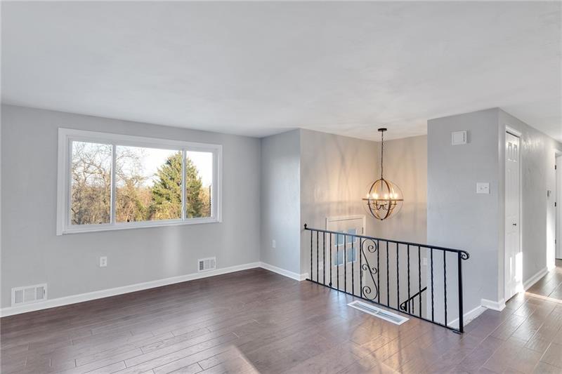 176 Walton Road Pittsburgh, PA 15236 - Photo 3 of 21 Gallery Image 3