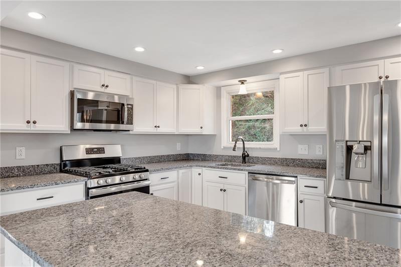 176 Walton Road Pittsburgh, PA 15236 - Photo 6 of 21 Gallery Image 6