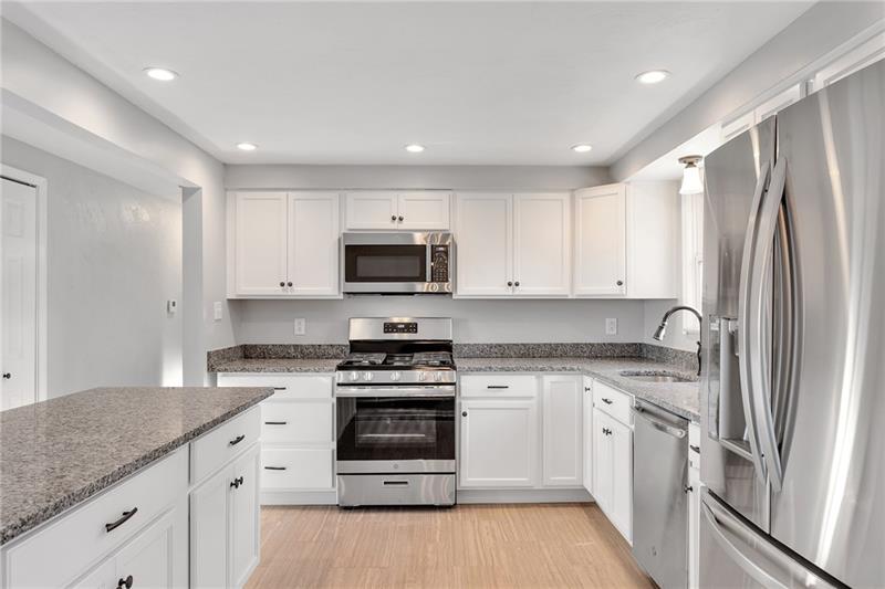 176 Walton Road Pittsburgh, PA 15236 - Photo 7 of 21 Gallery Image 7