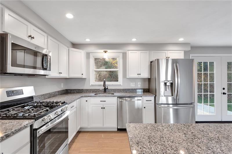 176 Walton Road Pittsburgh, PA 15236 - Photo 8 of 21 Gallery Image 8