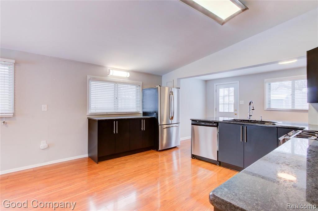 2129 Leitch Road Ferndale, MI 48220 - Photo 14 of 30