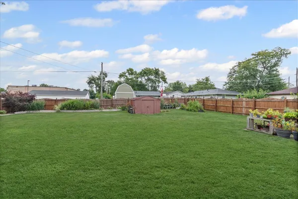 $359,900 | 704 Helene Street, Shorewood, IL 60404