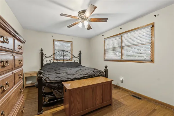 $359,900 | 704 Helene Street, Shorewood, IL 60404