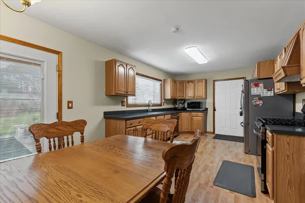 $359,900 | 704 Helene Street, Shorewood, IL 60404