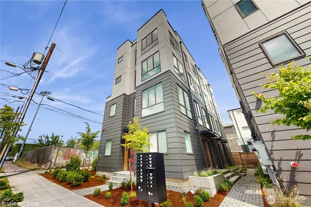 $1,190,000 | 444 13th Avenue, Seattle, WA 98122