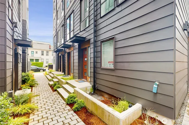 $1,190,000 | 444 13th Avenue, Seattle, WA 98122