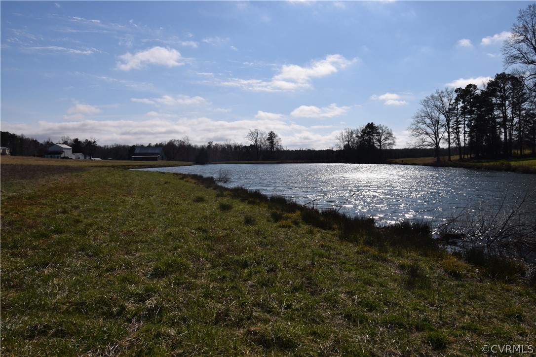 16600 Sandy Ford Road Chesterfield, VA 23838 - Photo 32 of 50 a view of an ocean and beach