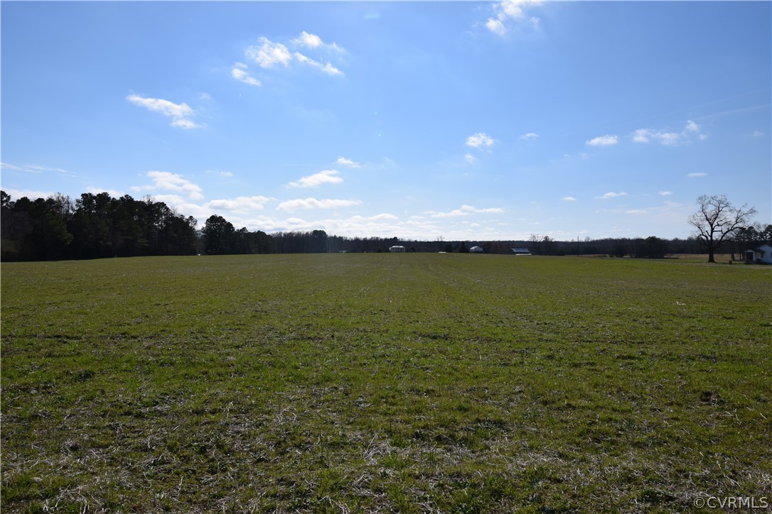 16600 Sandy Ford Road Chesterfield, VA 23838 - Photo 47 of 50 a view of an ocean from a yard