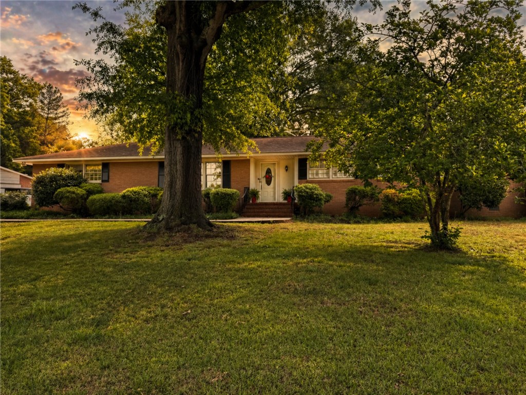 611 Heyward Road Anderson, SC 29621 - Photo 9 of 41 Front