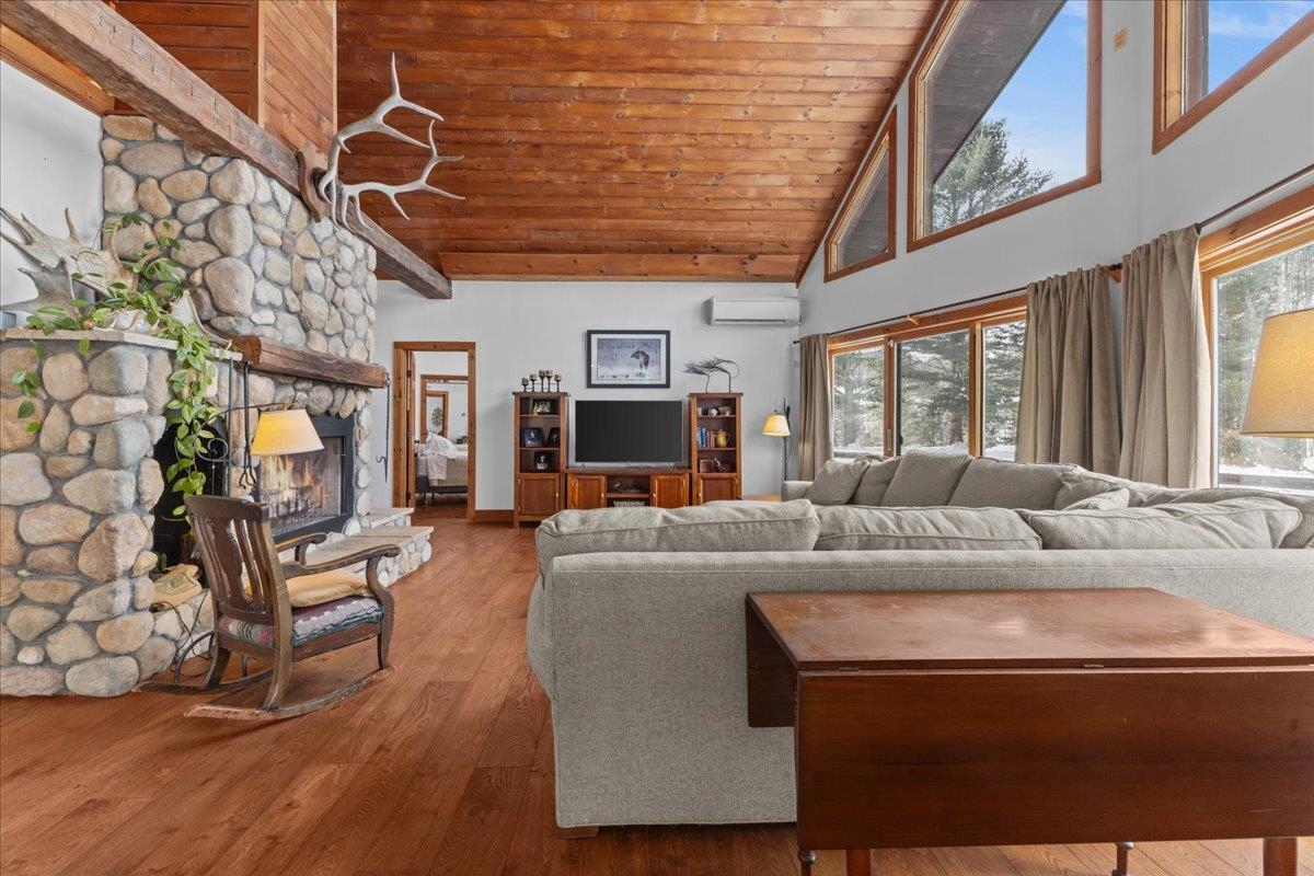 151 Rudys Lane Stowe, VT 05672 - Photo 6 of 59