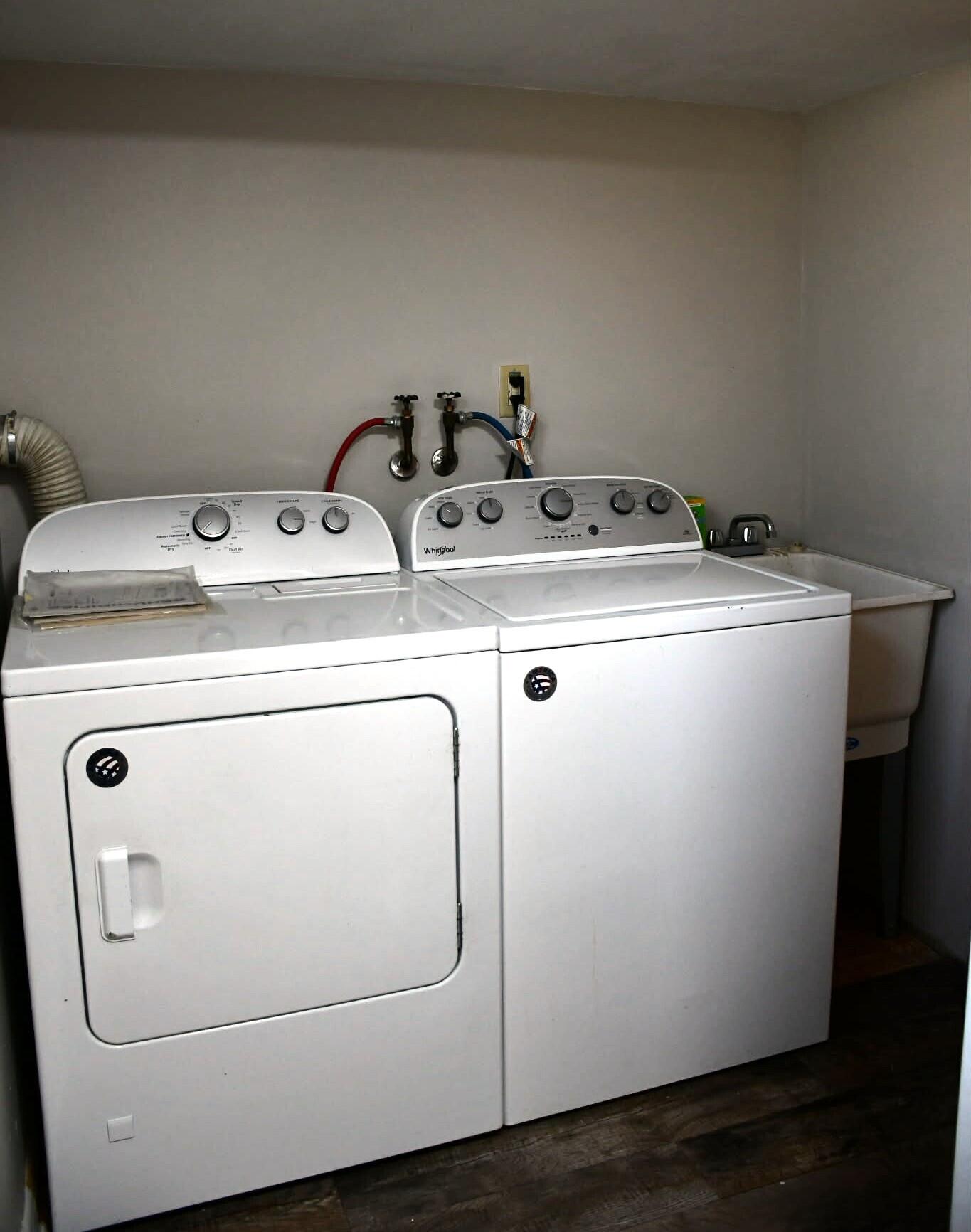 1645 Tulip Lane Munster, IN 46321 - Photo 16 of 23 a utility room with dryer and washer