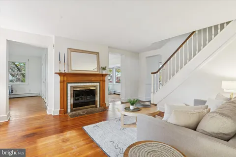 $775,000 | 25 Green Valley Road, Wallingford, PA 19086