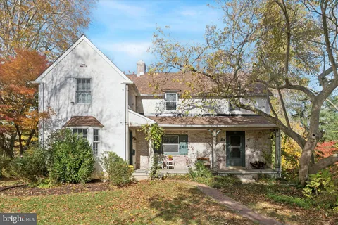 $775,000 | 25 Green Valley Road, Wallingford, PA 19086