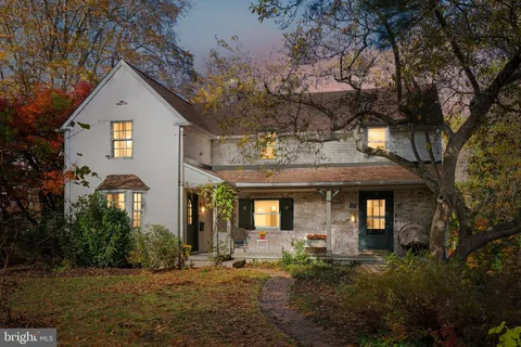 $775,000 | 25 Green Valley Road, Wallingford, PA 19086