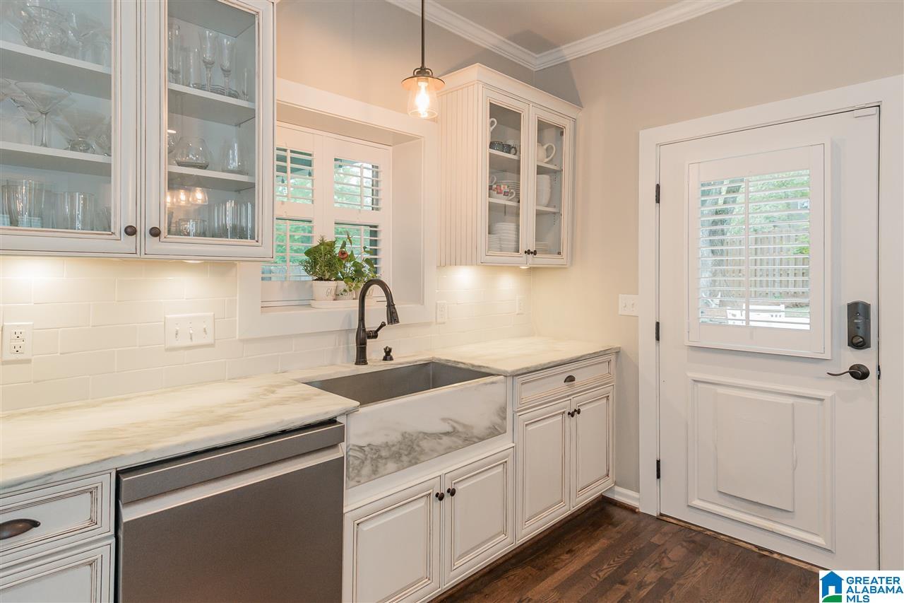 225 Ridge Road Birmingham, AL 35209 - Photo 12 of 36