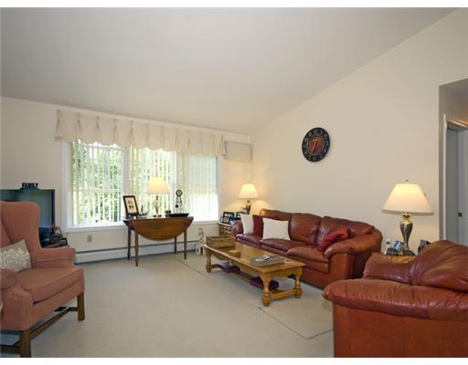 28 Cardinal Lane Windham, ME 04062 - Photo 4 of 25 Living Room.