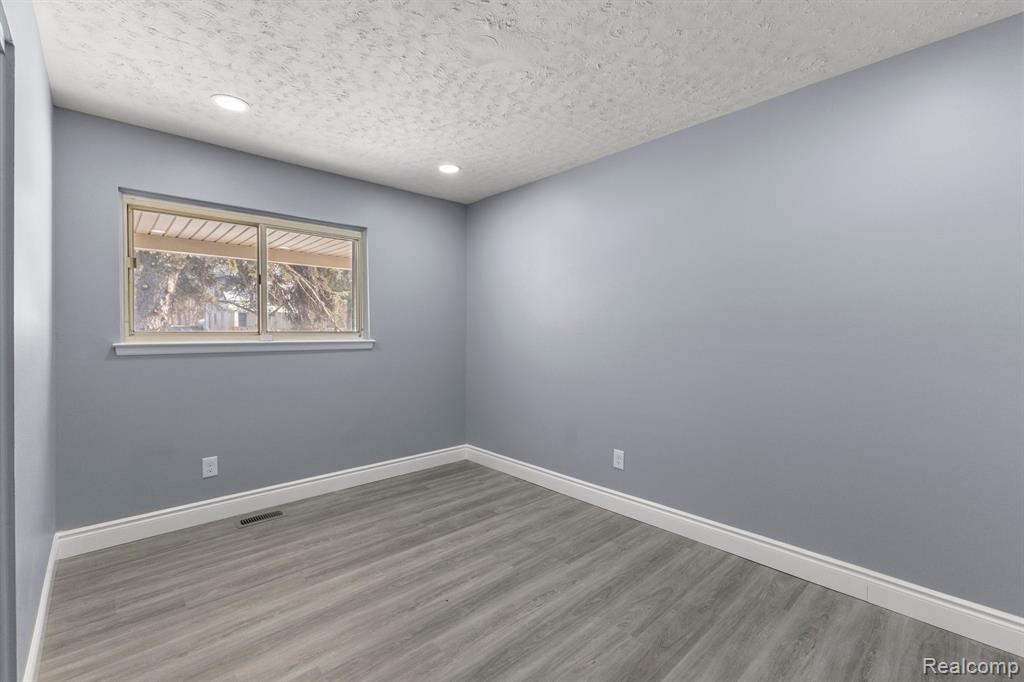 11414 Pardee Road Taylor, MI 48180 - Photo 21 of 38