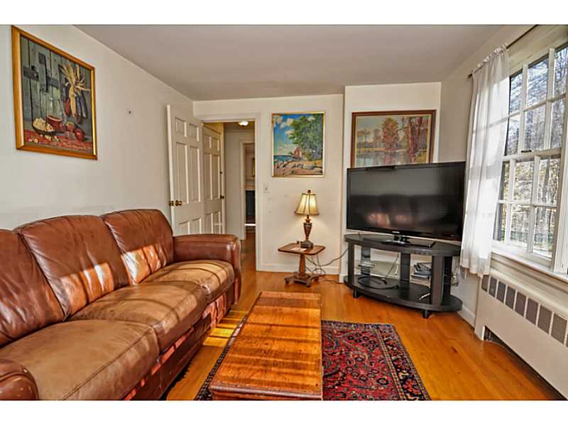21 Lee Road Barrington, RI 02806 - Photo 15 of 25 Den/Family/Great Room.