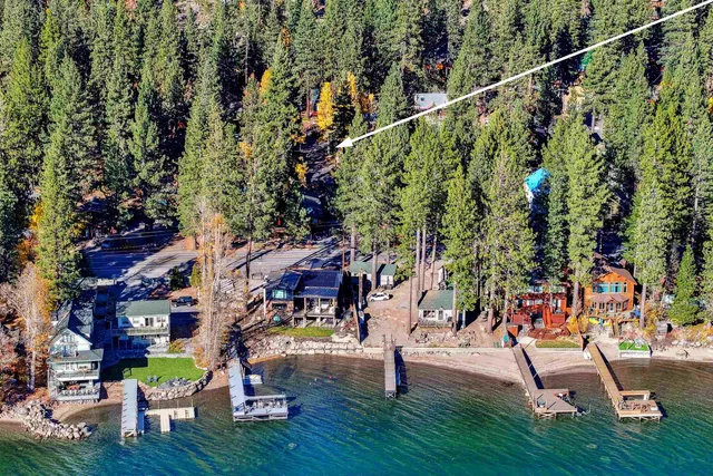 a park view with sitting space and trees