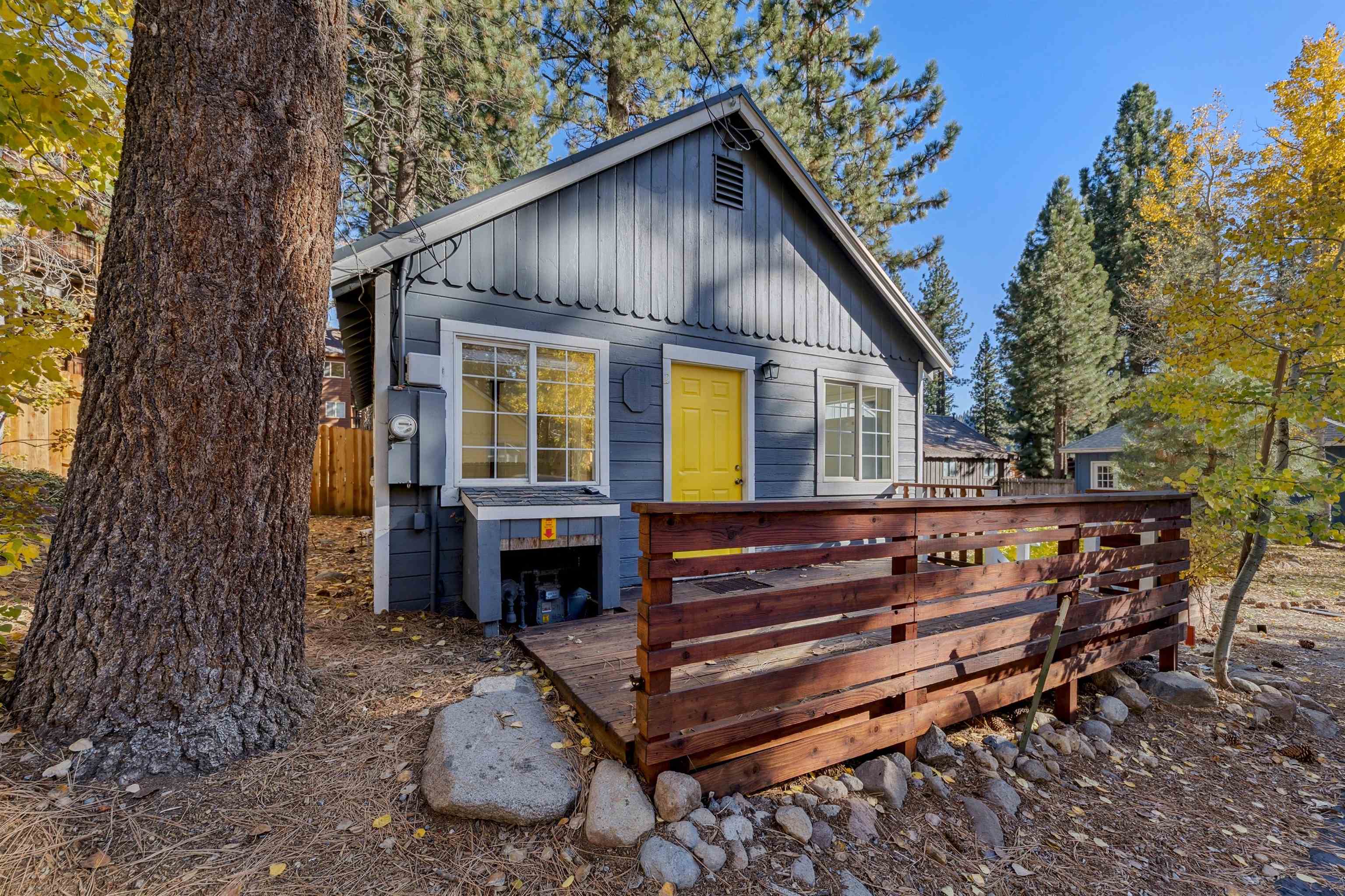 13607 Moraine Road Truckee, CA 96161 - Photo 7 of 28 a front view of a house with garden