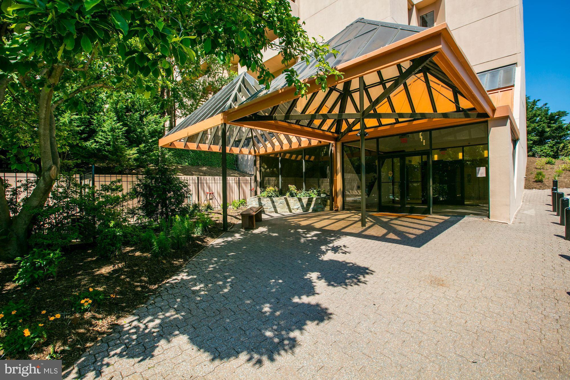 1301 North Courthouse Road, Unit 616 Arlington, VA 22201 - Photo 2 of 30 Covered Entry