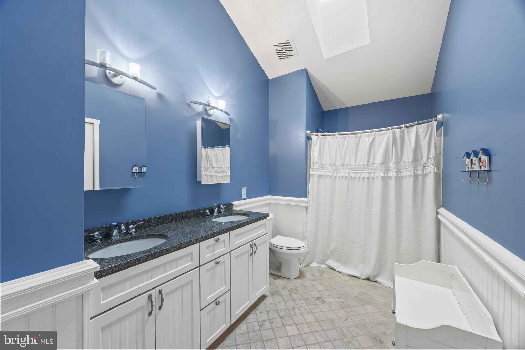 415 Edgewater Road Pasadena, MD 21122 - Photo 21 of 36 Shared bath