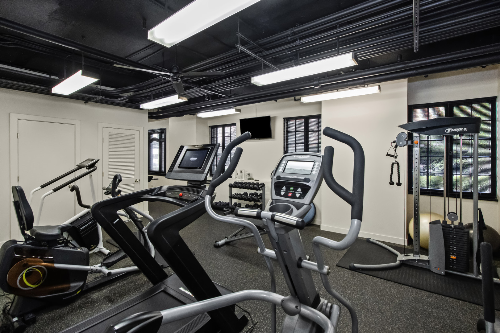 223 East Delaware Place, Unit 5W Chicago, IL 60611 - Photo 22 of 23