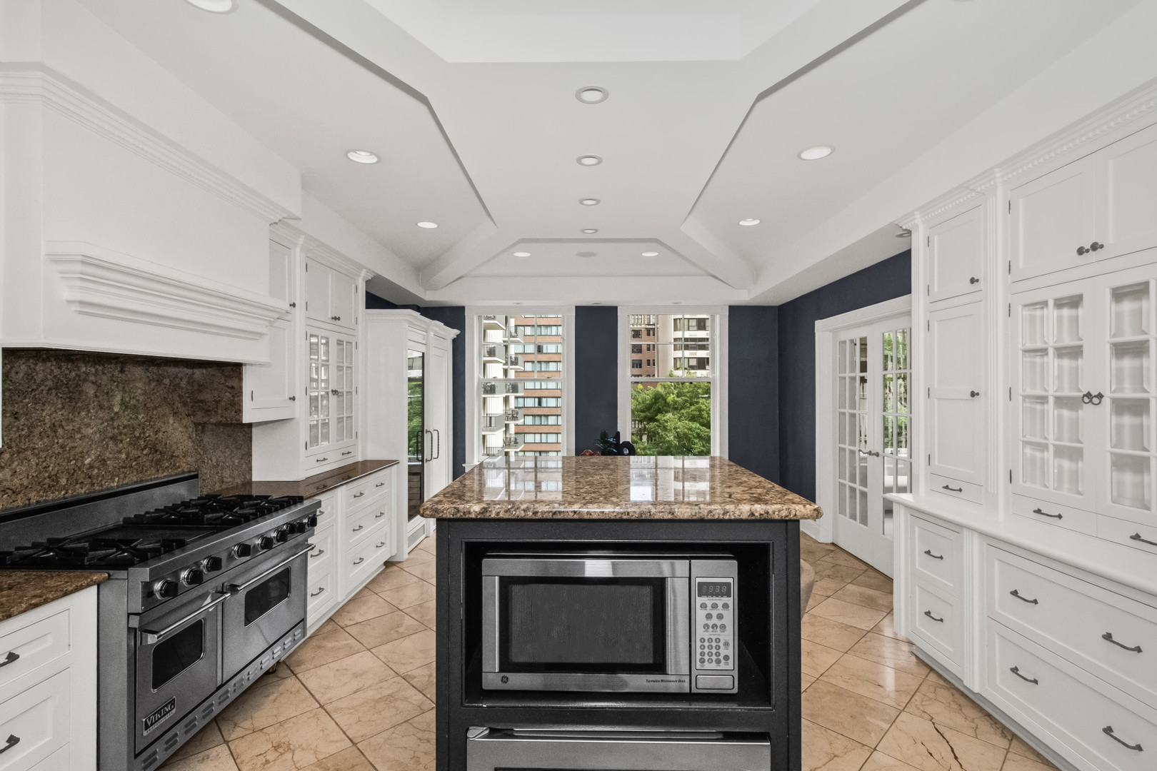 223 East Delaware Place, Unit 5W Chicago, IL 60611 - Photo 8 of 23