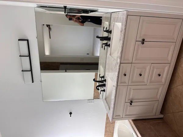 $2,400 | 2331 West Branham Lane, Phoenix, AZ 85041