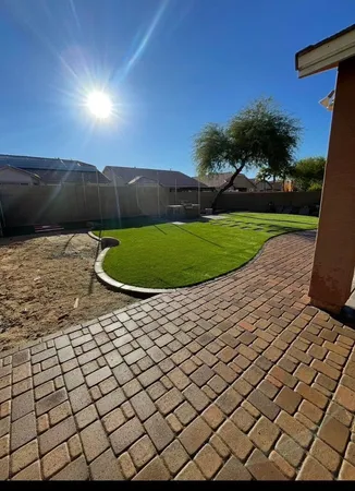 $2,400 | 2331 West Branham Lane, Phoenix, AZ 85041