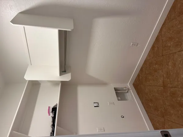 $2,400 | 2331 West Branham Lane, Phoenix, AZ 85041