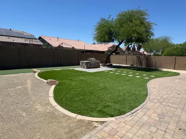 $2,400 | 2331 West Branham Lane, Phoenix, AZ 85041