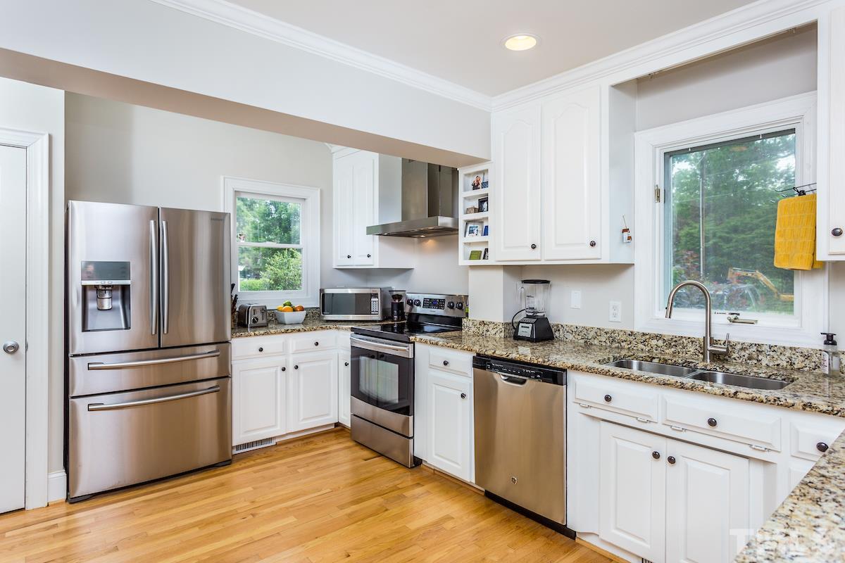 1319 Brooks Avenue Raleigh, NC 27607 - Photo 8 of 25