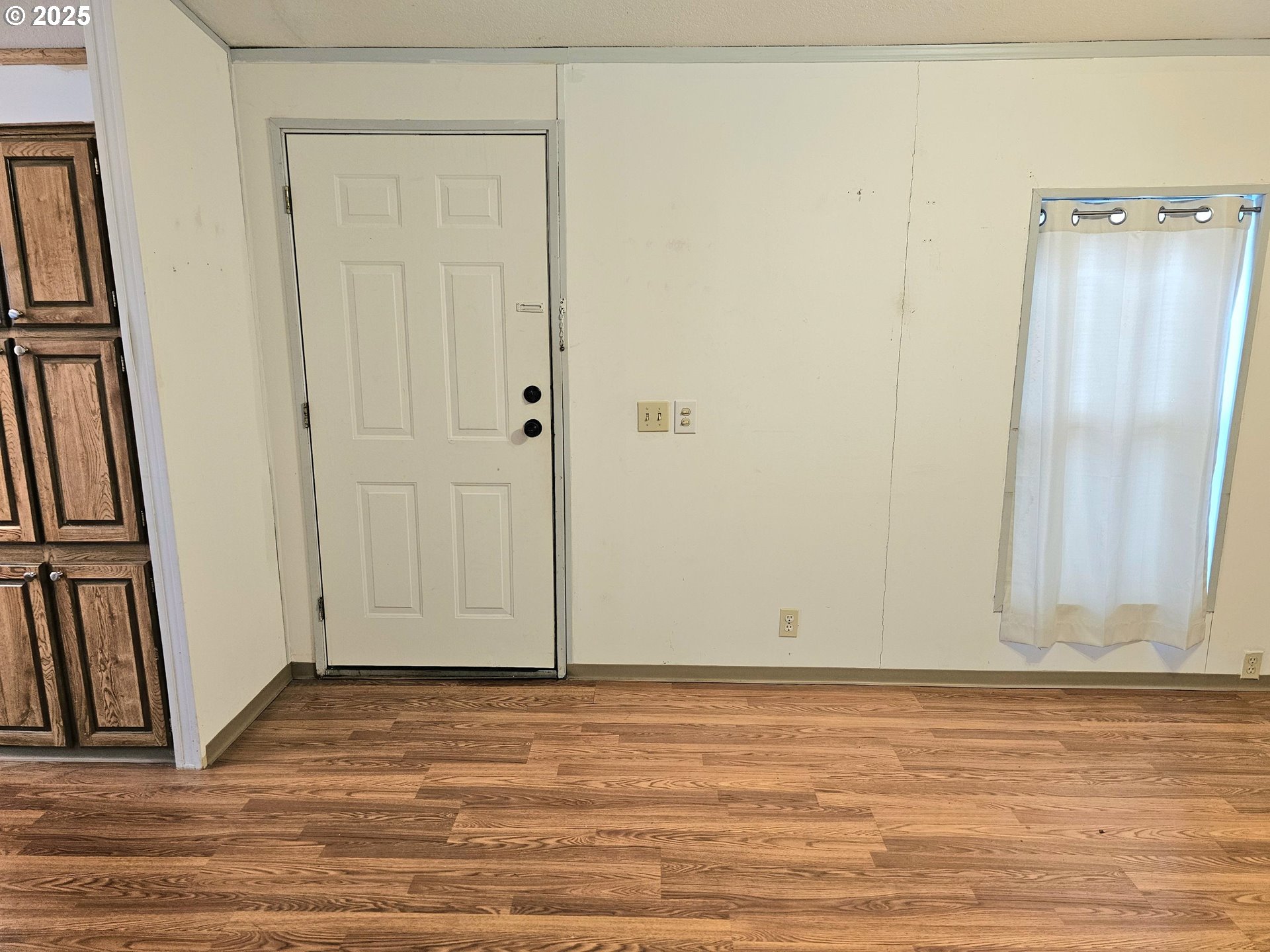 612 North Cascade Drive, Unit 25 Woodburn, OR 97071 - Photo 2 of 17 a view of wooden floor
