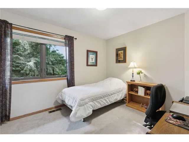 $3,250 | 796 Sunset Drive, Eagan, MN 55123