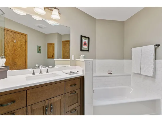 796 Sunset Drive, Eagan, MN 55123