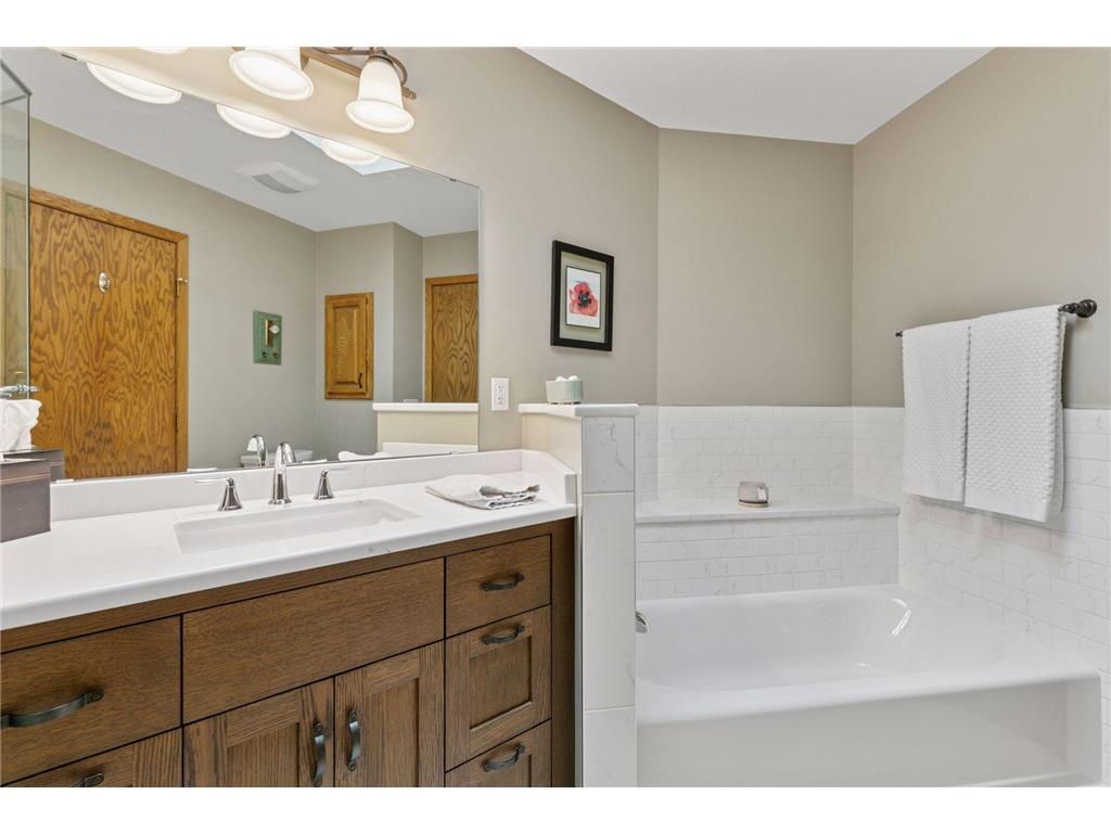 796 Sunset Drive Eagan, MN 55123 - Photo 18 of 23