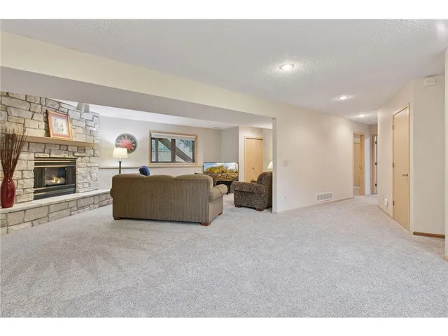 796 Sunset Drive, Eagan, MN 55123