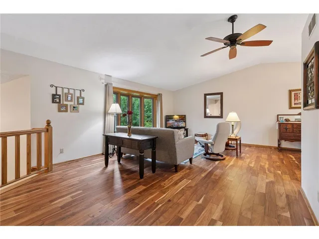 $3,250 | 796 Sunset Drive, Eagan, MN 55123