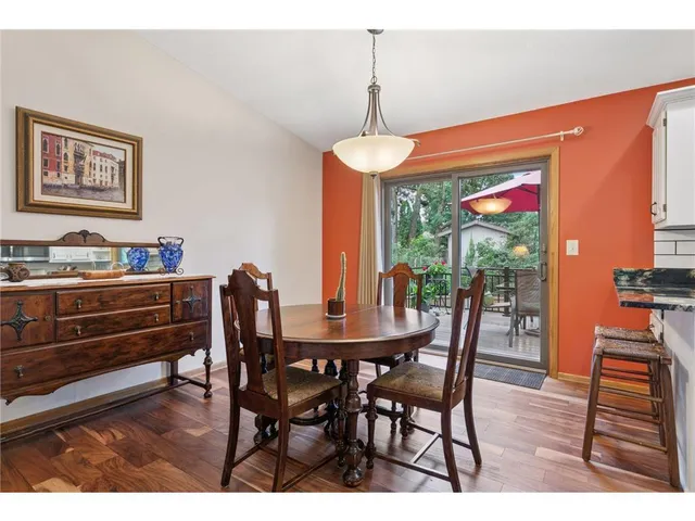 796 Sunset Drive, Eagan, MN 55123