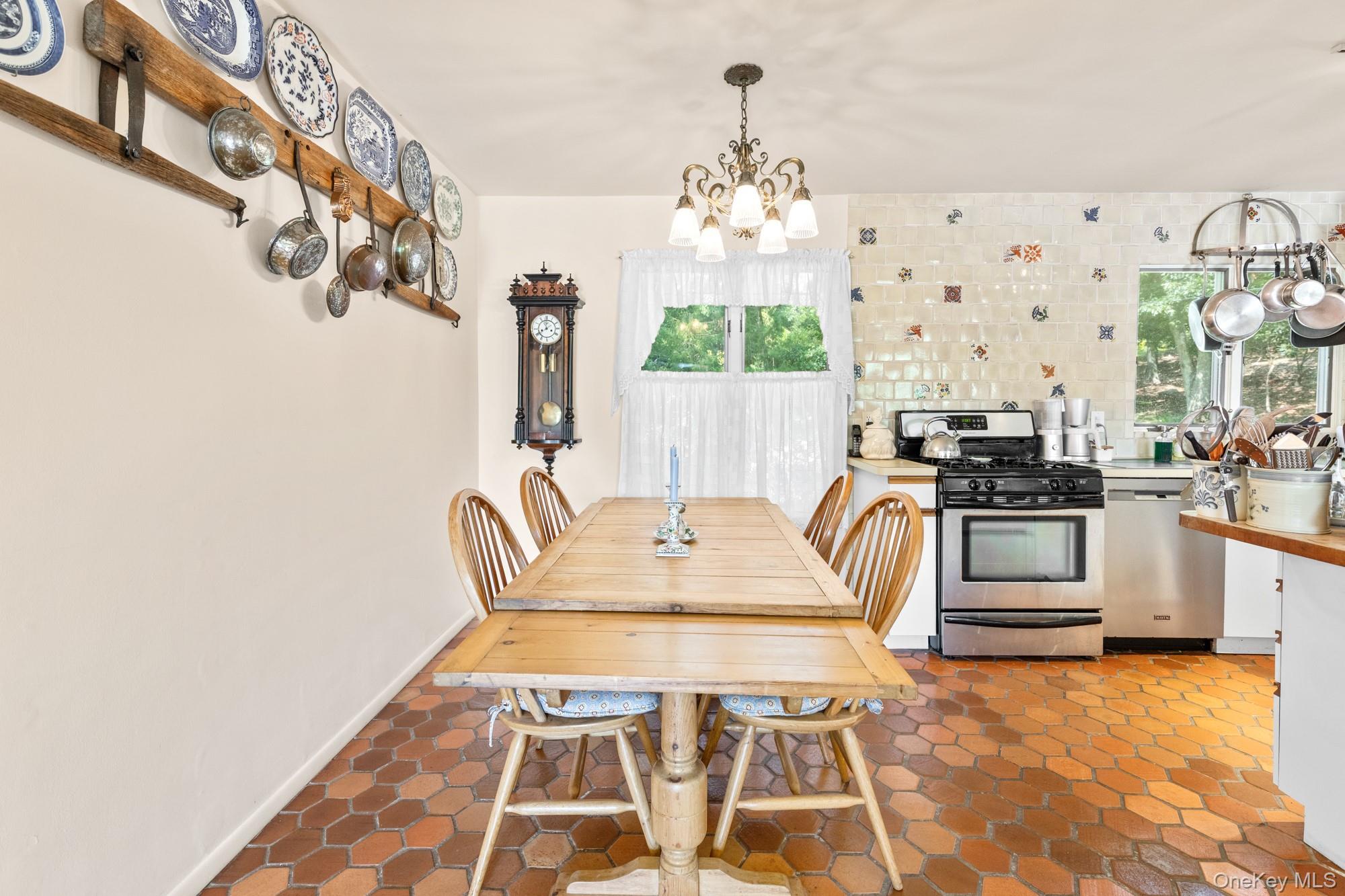 59 Isle Of Wight Road East Hampton, NY 11937 - Photo 15 of 26 Gallery Image 15