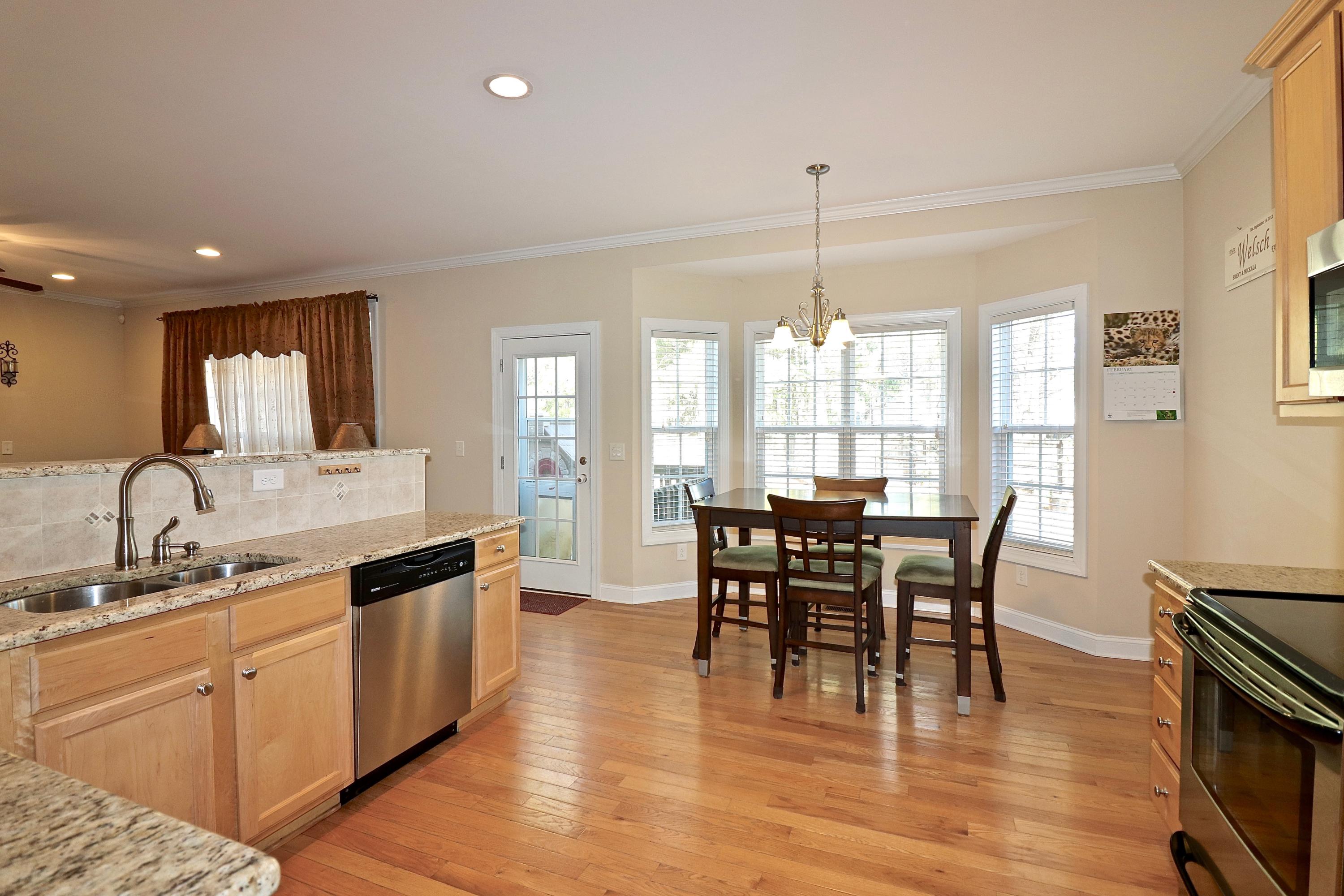 109 Sandy Springs Road Aberdeen, NC 28315 - Photo 17 of 52 Kitchen/Eat-In