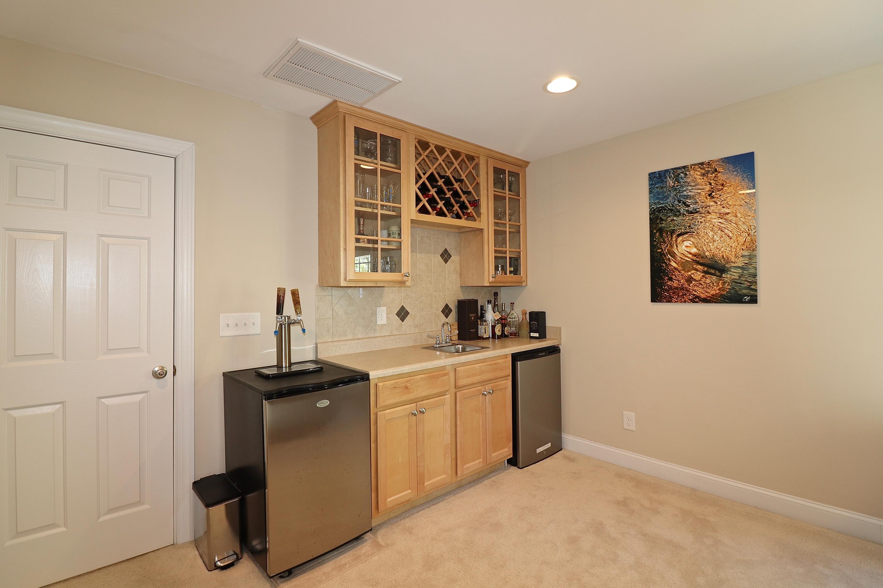 109 Sandy Springs Road Aberdeen, NC 28315 - Photo 31 of 52 Bonus Room Wet Bar