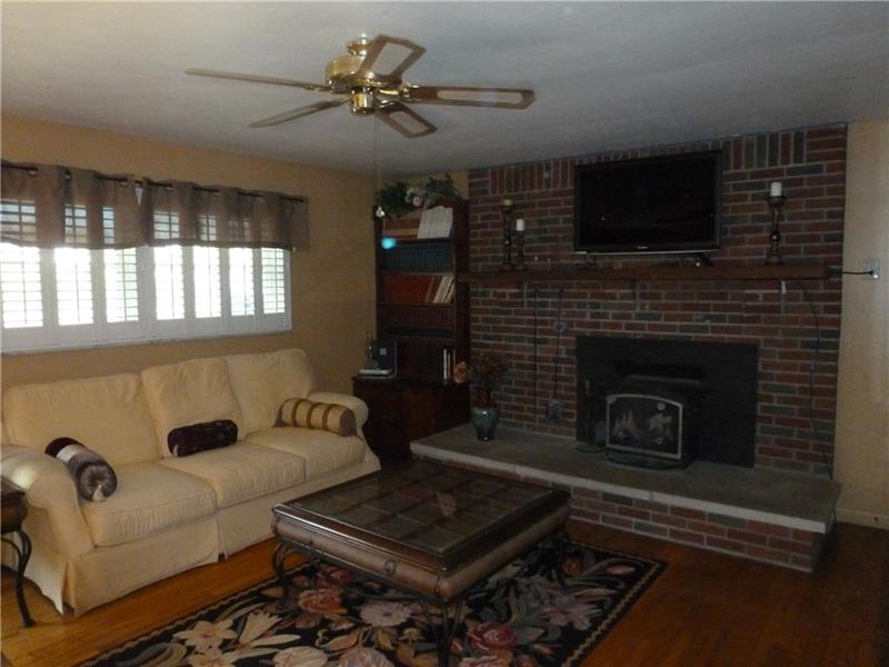 51 Moore Road Clinton, PA 15026 - Photo 7 of 20 Gallery Image 7