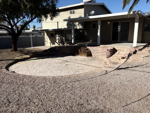 $1,995 | 4655 Meredith Avenue, Las Vegas, NV 89121