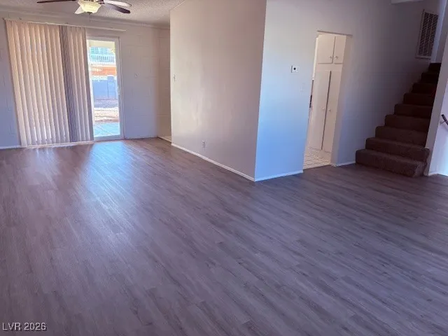 $1,995 | 4655 Meredith Avenue, Las Vegas, NV 89121