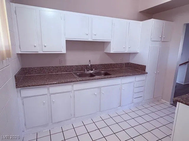 $1,995 | 4655 Meredith Avenue, Las Vegas, NV 89121